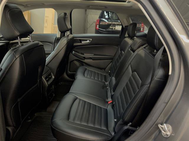 Certified 2023 Ford Edge SEL w/ Convenience Package AWD/4WD image 9