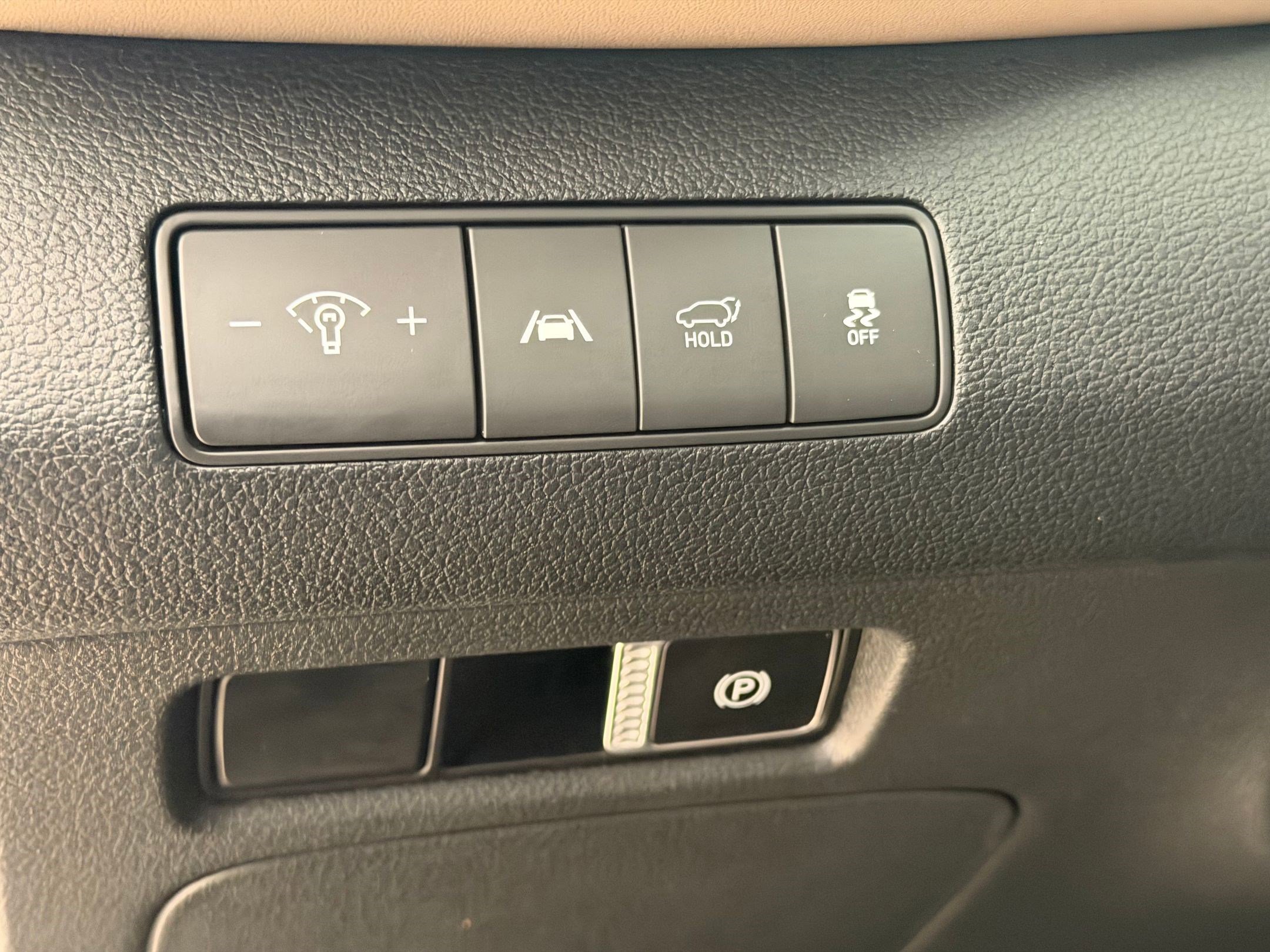 Used 2022 Hyundai Santa Fe SEL w/ Convenience Package image 18