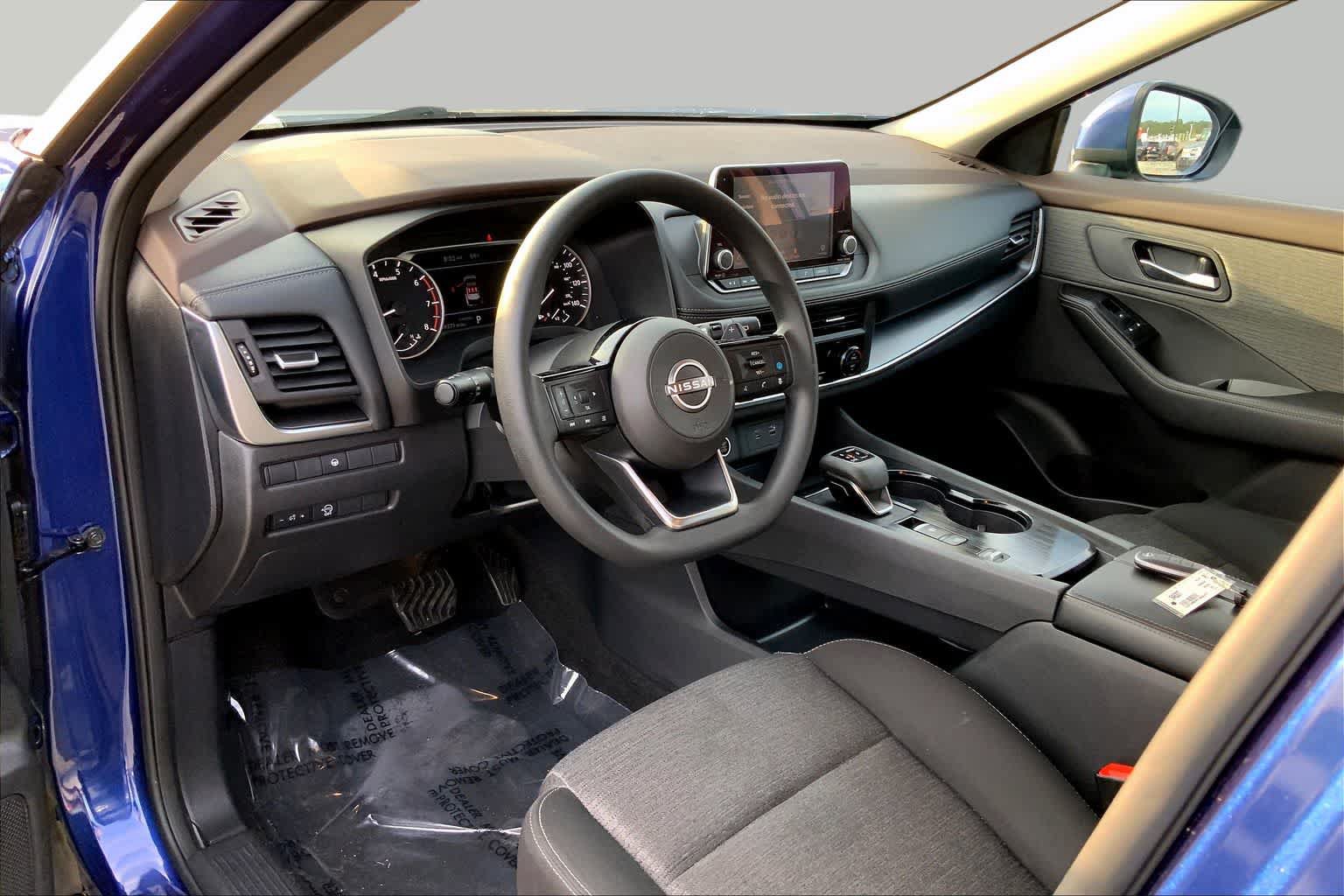 Used 2023 Nissan Rogue SV FWD image 16