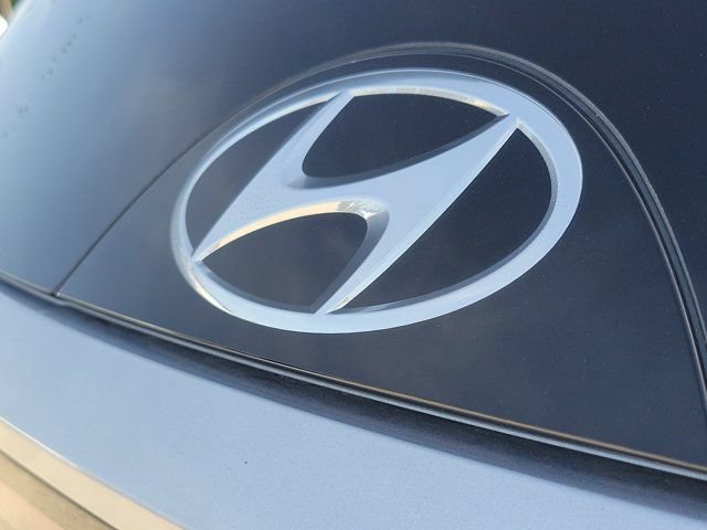 Used 2022 Hyundai Tucson Limited w/ Cargo Package FWD image 7