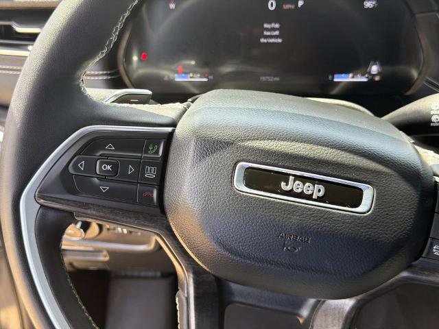 Used 2025 Jeep Grand Cherokee Limited w/ Trailer Tow Package RWD image 25