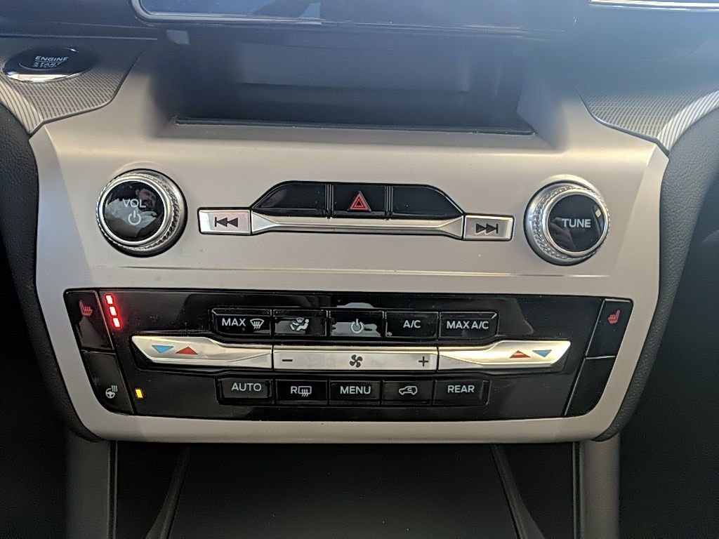 Certified 2024 Ford Explorer XLT w/ Equipment Group 202A image 23