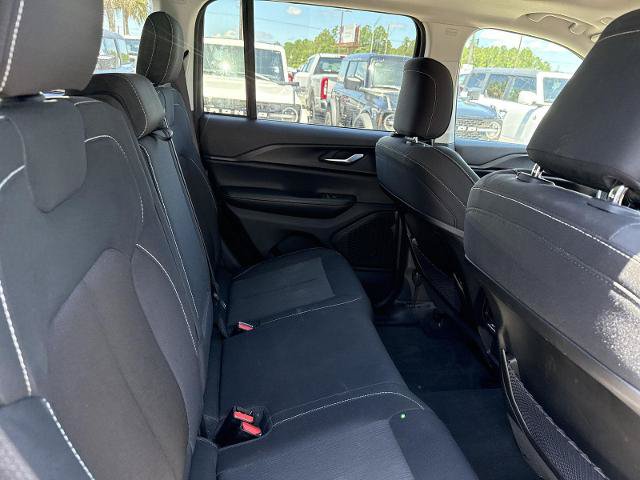 Used 2024 Jeep Grand Cherokee Laredo X RWD image 21