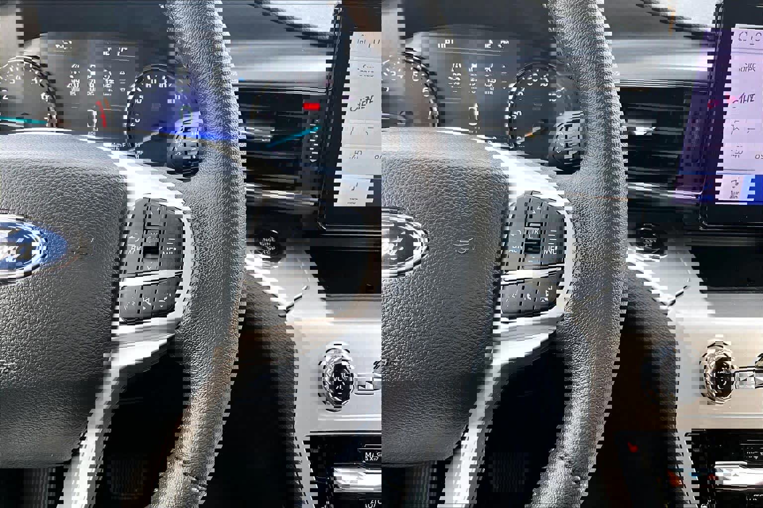 Certified 2022 Ford Explorer XLT w/ Equipment Group 202A image 26