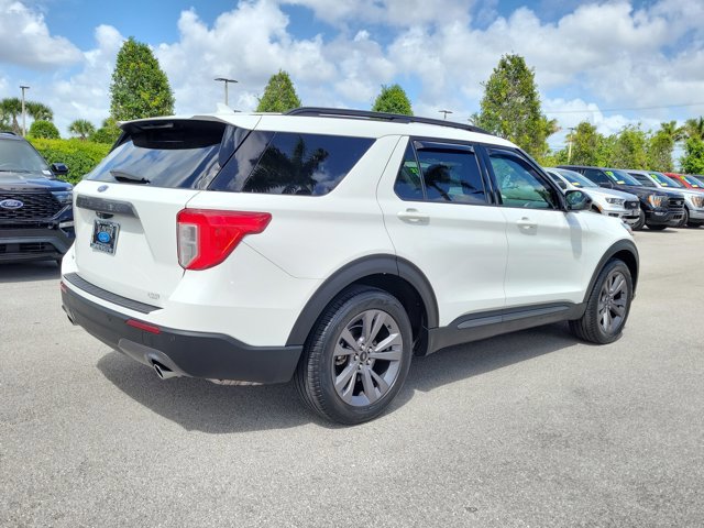 Certified 2022 Ford Explorer XLT w/ Equipment Group 202A image 4