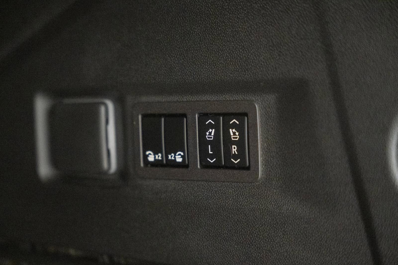 Used 2023 Chevrolet Tahoe Z71 w/ Luxury Package AWD/4WD image 9
