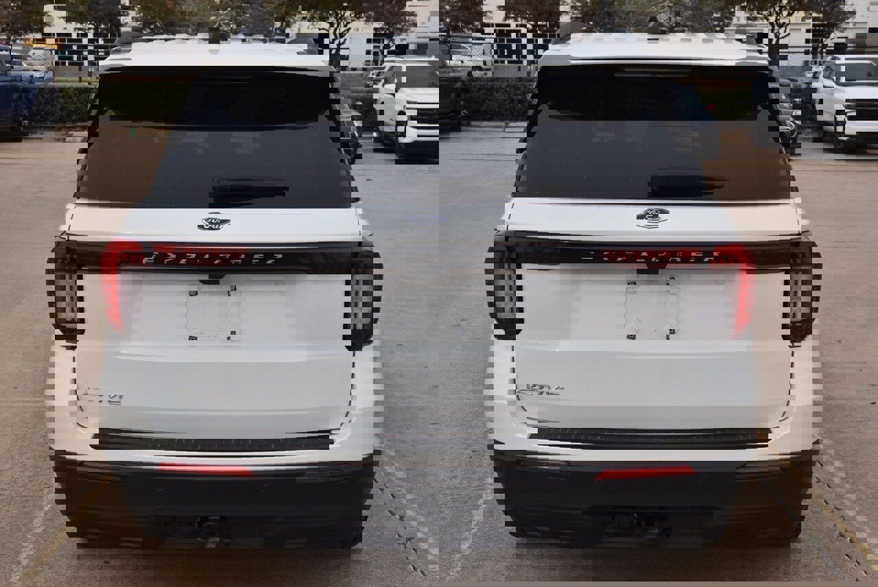 Certified 2025 Ford Explorer Active image 7