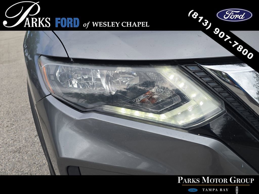 Used 2018 Nissan Rogue SV AWD/4WD image 6