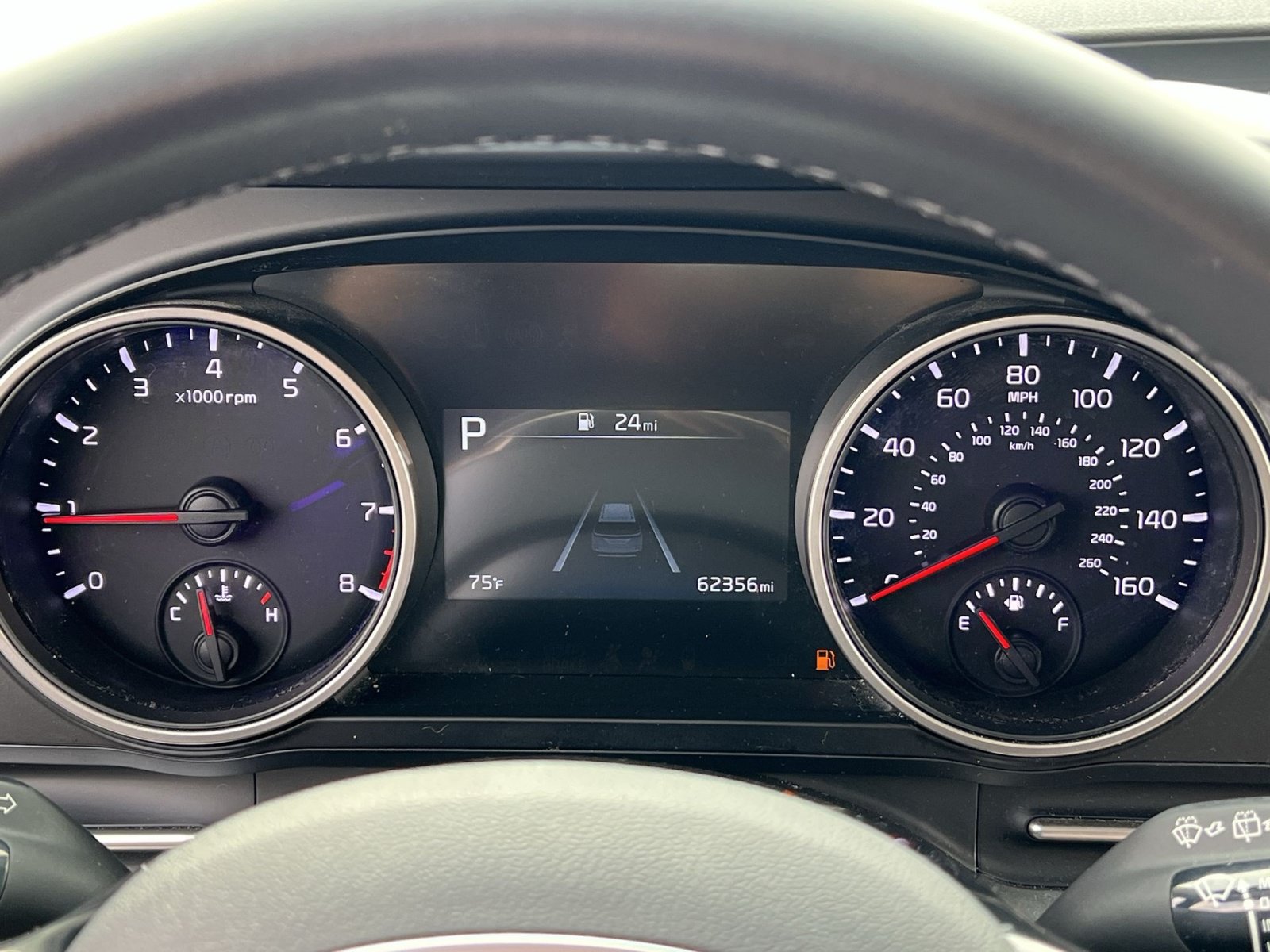 Used 2024 Kia Carnival LX FWD image 17