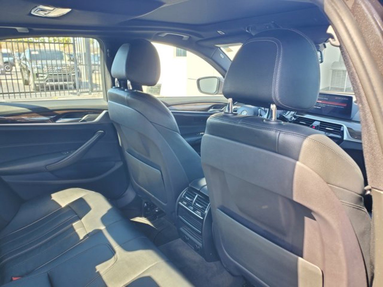 Used 2018 BMW 540i 540i Sedan image 34