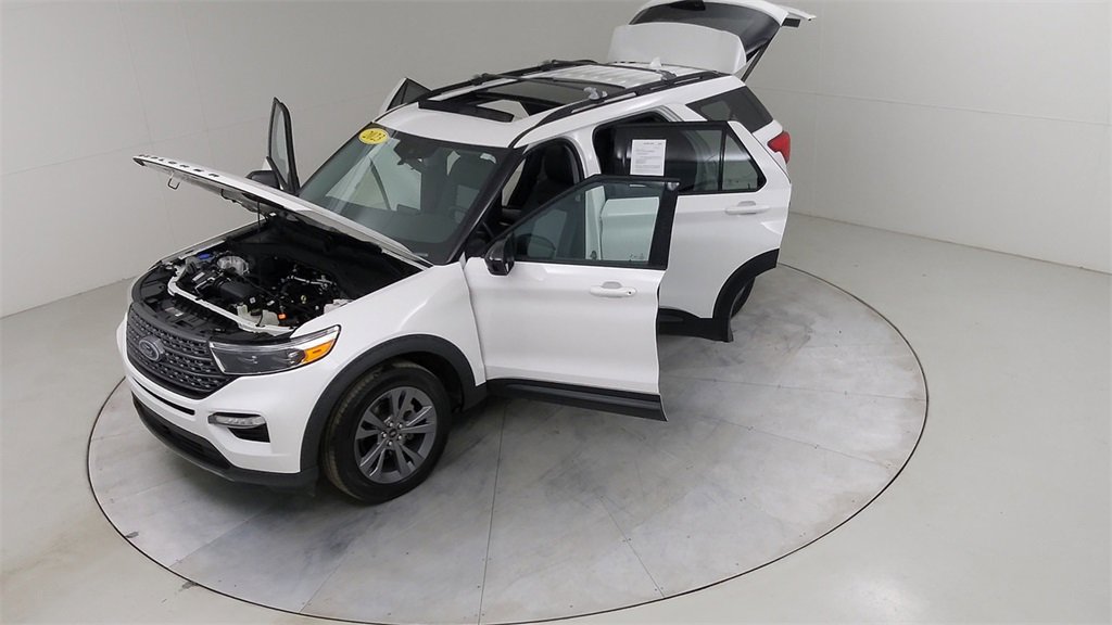 Certified 2023 Ford Explorer XLT w/ Equipment Group 202A image 59