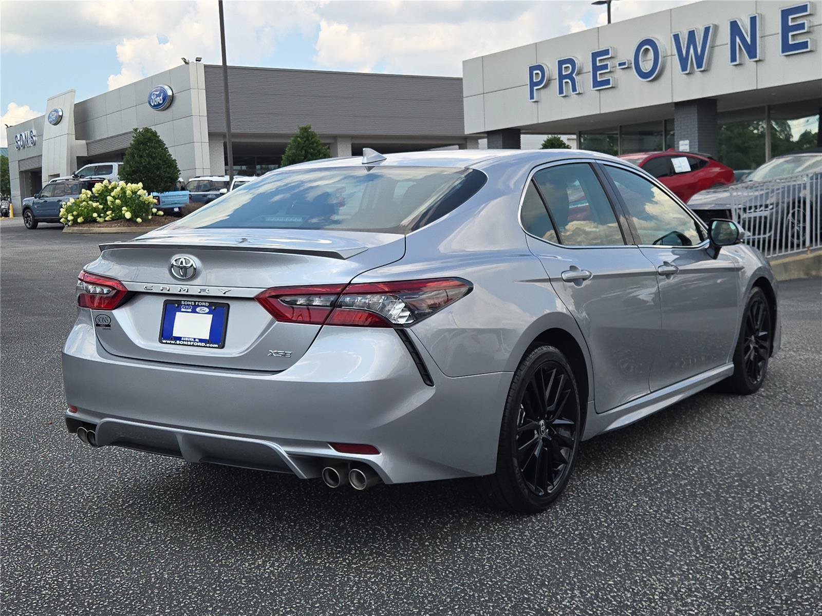 Used 2024 Toyota Camry XSE FWD image 7