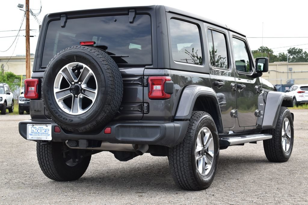 Used 2022 Jeep Wrangler Unlimited Sahara w/ LED Lighting Group AWD/4WD image 8