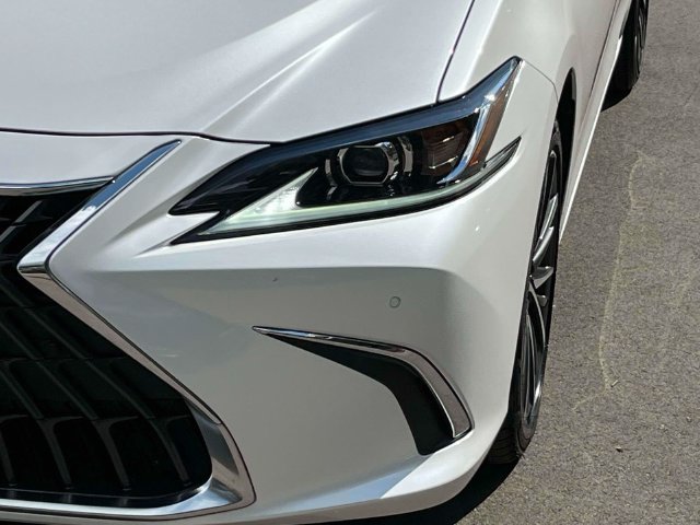 Used 2024 Lexus ES 350 w/ Premium Package FWD image 9