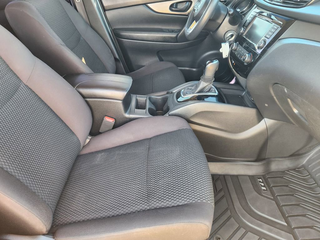 Used 2019 Nissan Rogue Sport S image 13