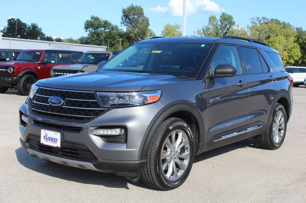 Certified 2021 Ford Explorer XLT w/ Equipment Group 202A AWD/4WD image 4
