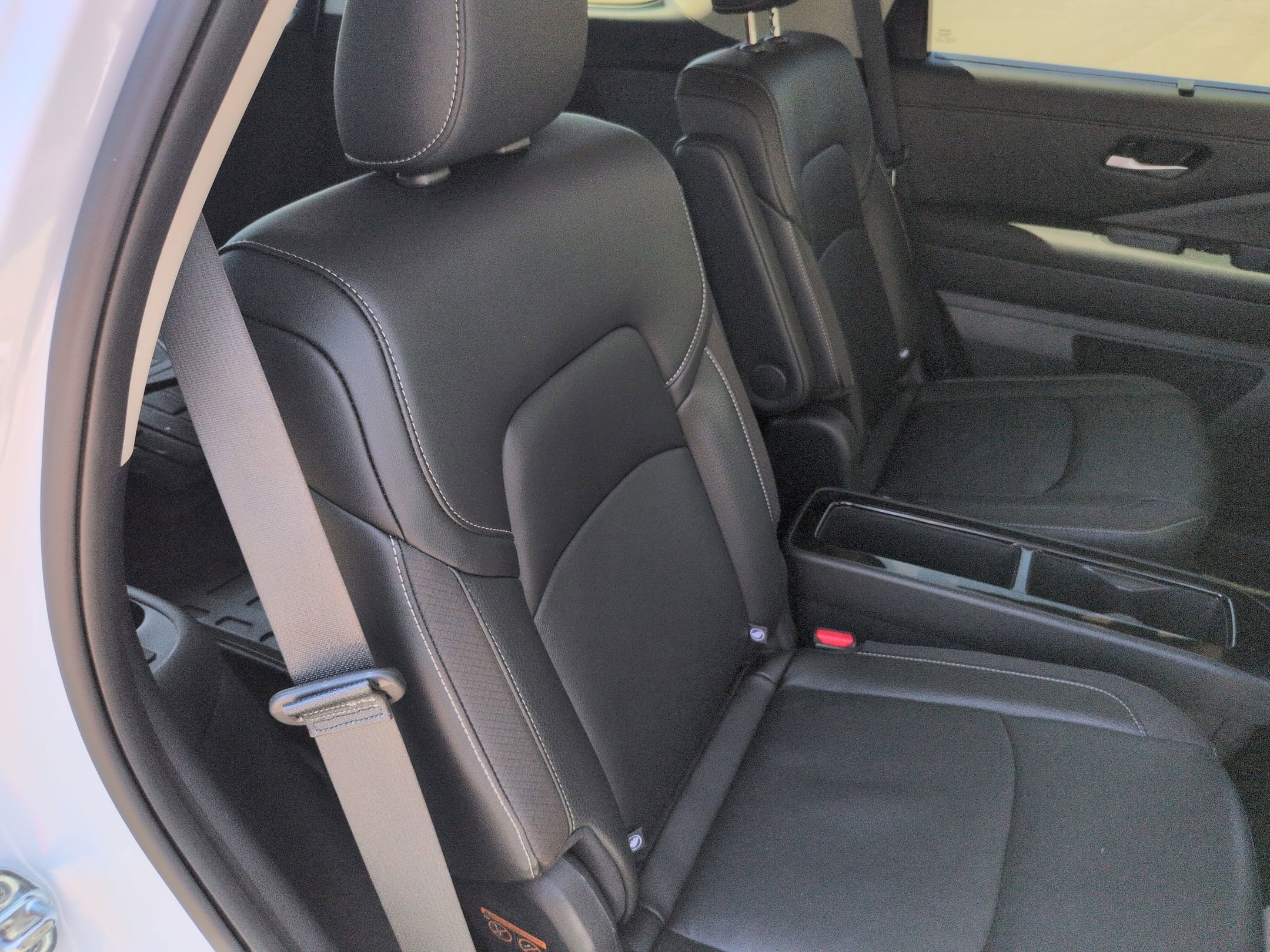 Used 2025 Nissan Pathfinder SL w/ SL Premium Package AWD/4WD image 35