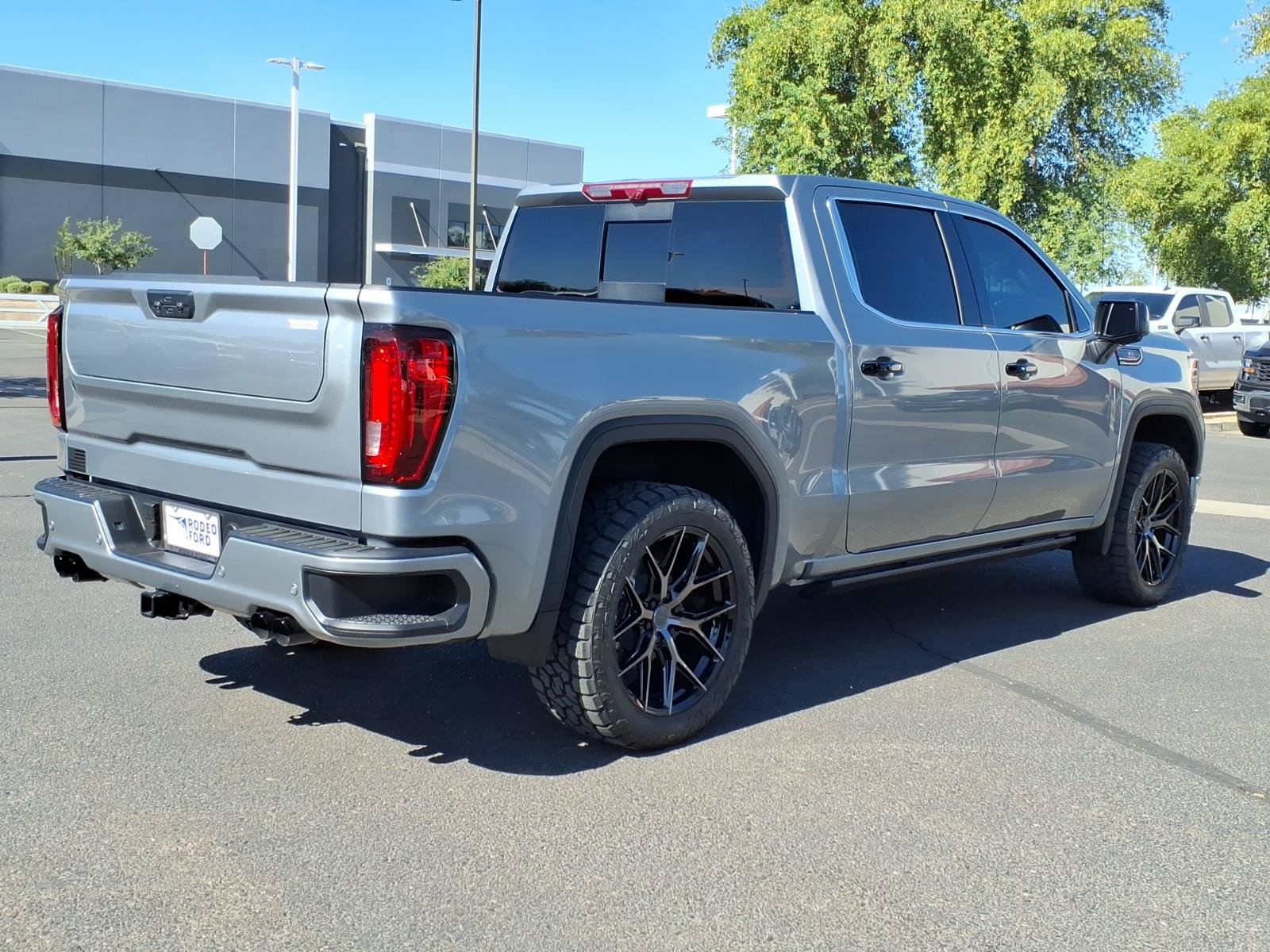 Used 2025 GMC Sierra 1500 Denali w/ Denali Reserve Package AWD/4WD image 5