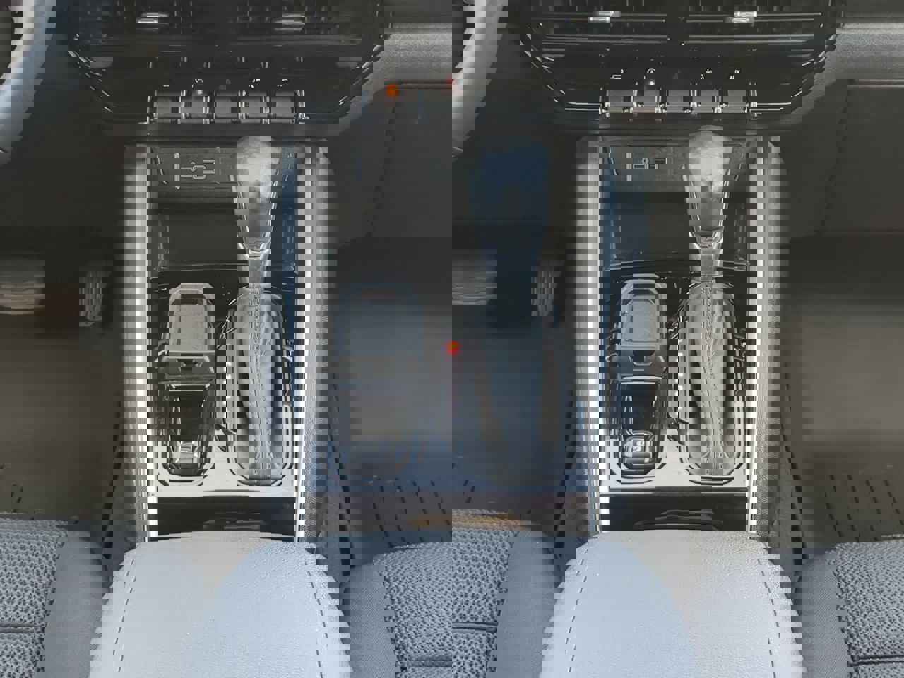 Used 2023 Chevrolet Colorado LT w/ LT Convenience Package II image 17