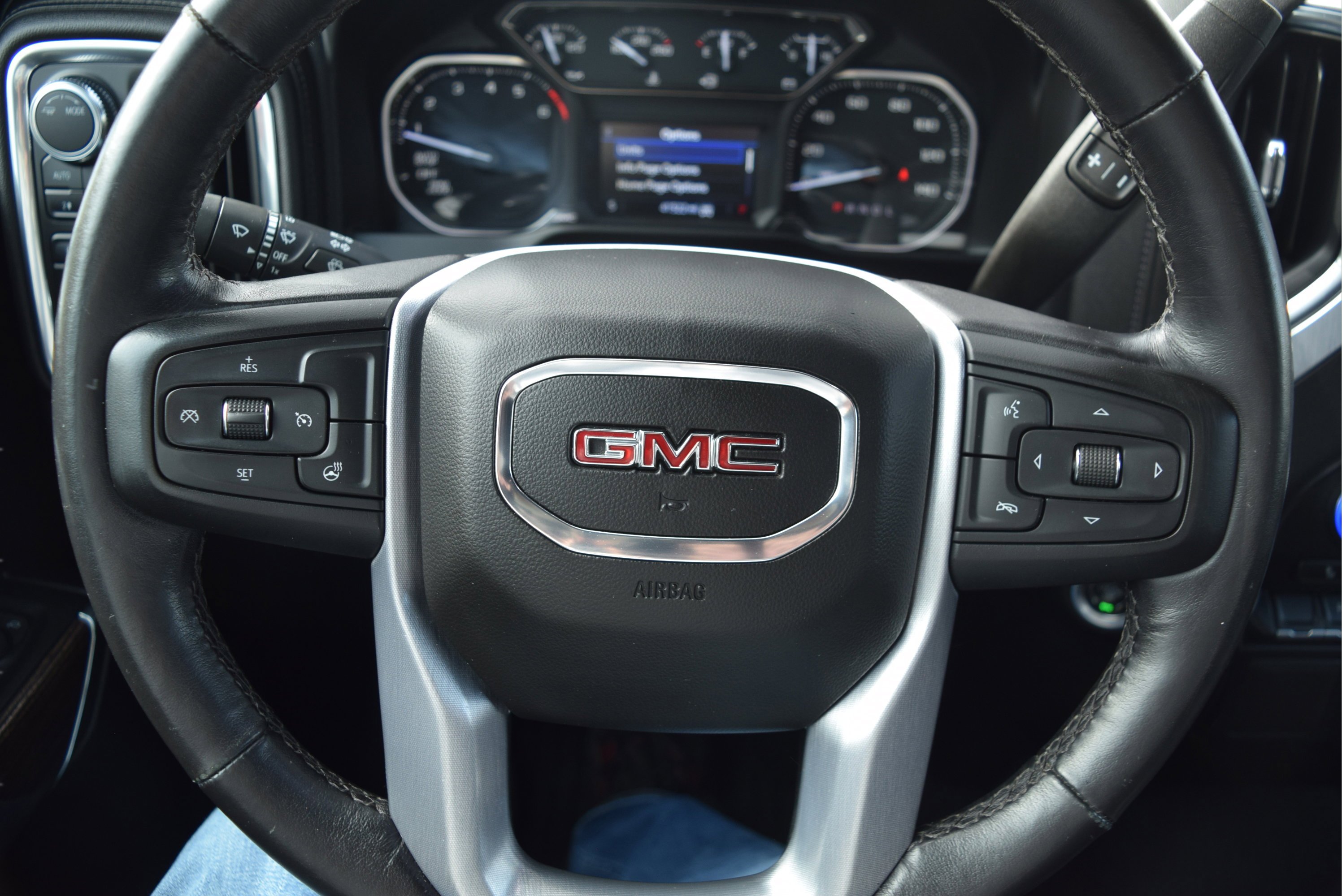 Used 2022 GMC Sierra 1500 Elevation w/ Driver Alert Package I AWD/4WD image 12