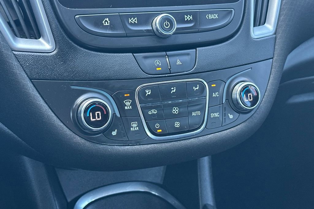 Used 2022 Chevrolet Malibu LT image 23