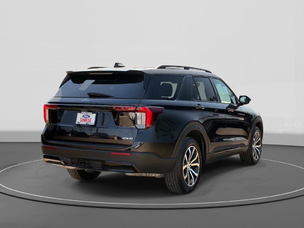 Certified 2025 Ford Explorer ST-Line AWD/4WD image 5