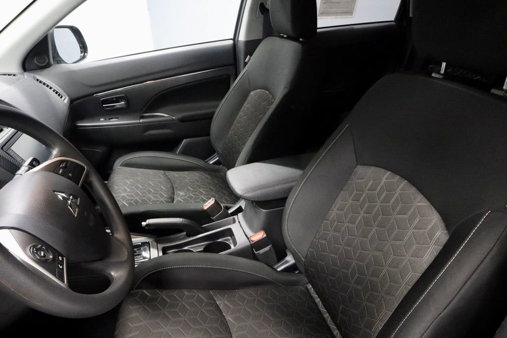 Used 2025 Mitsubishi Outlander Sport ES AWD/4WD image 23