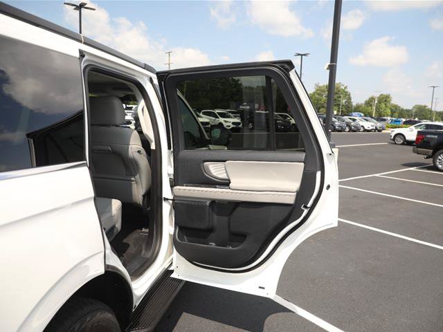 Certified 2025 Ford Expedition Active AWD/4WD image 37