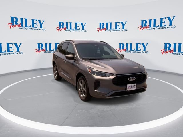 Certified 2024 Ford Escape ST-Line AWD/4WD image 2