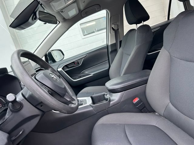 Used 2024 Toyota RAV4 LE AWD/4WD image 8