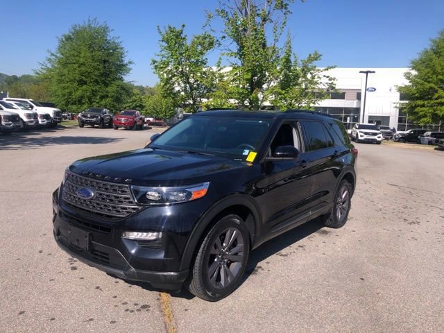 Certified 2023 Ford Explorer XLT w/ Equipment Group 202A AWD/4WD image 1