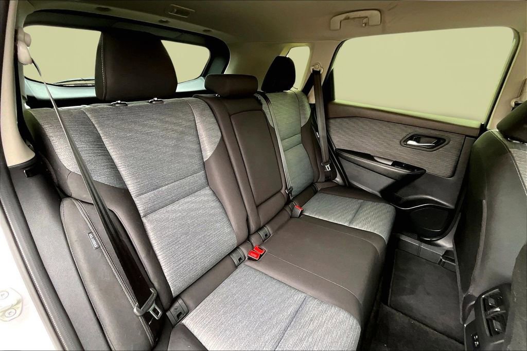 Used 2023 Nissan Rogue SV AWD/4WD image 27