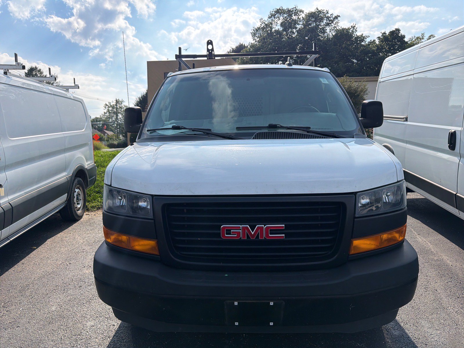 Used 2022 GMC Savana 2500 w/ Driver Convenience Package RWD image 2