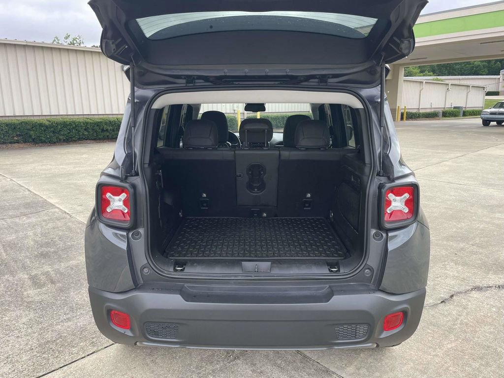 Used 2022 Jeep Renegade Limited w/ Sun, Sound & Wheels Group AWD/4WD image 10