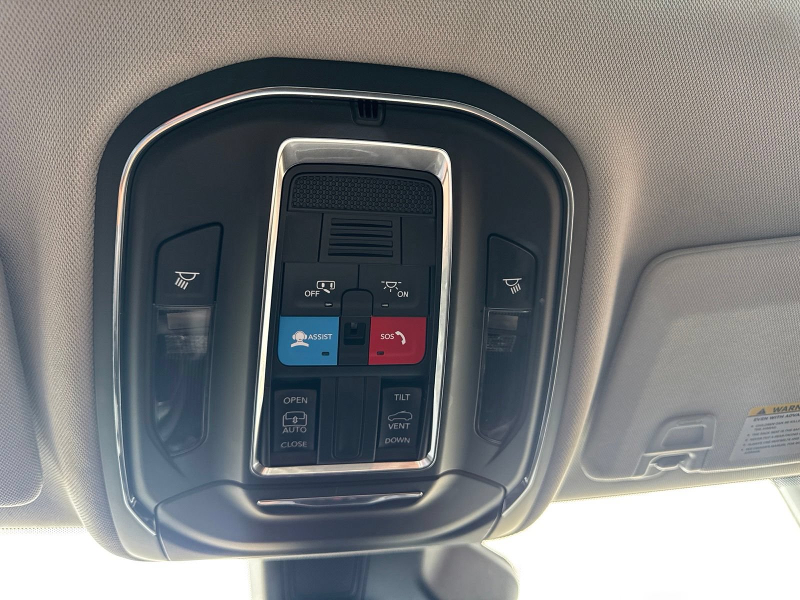 Used 2023 Jeep Grand Cherokee Laredo X AWD/4WD image 36