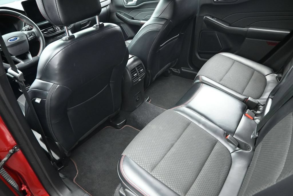 Certified 2023 Ford Escape ST-Line Elite AWD/4WD image 17