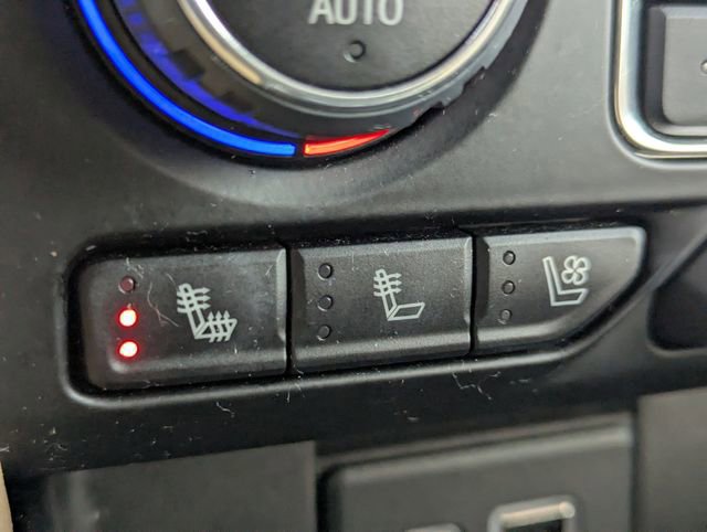 Used 2023 Chevrolet Suburban Premier image 23