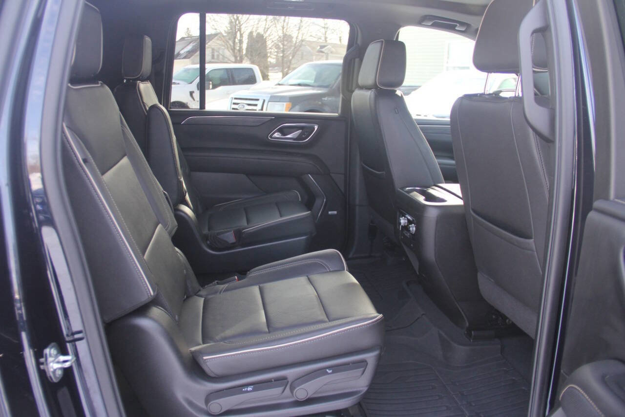 Used 2023 GMC Yukon XL SLT image 17