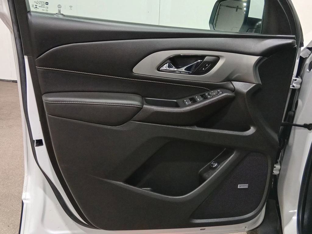 Used 2022 Chevrolet Traverse LT w/ LT Premium Package image 21