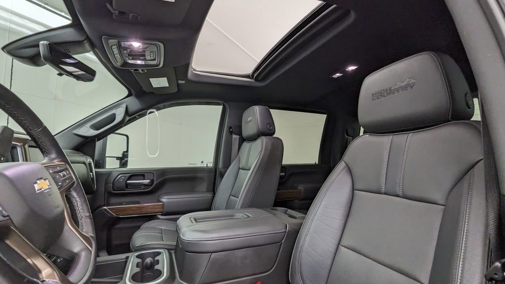 Used 2022 Chevrolet Silverado 3500 High Country image 3
