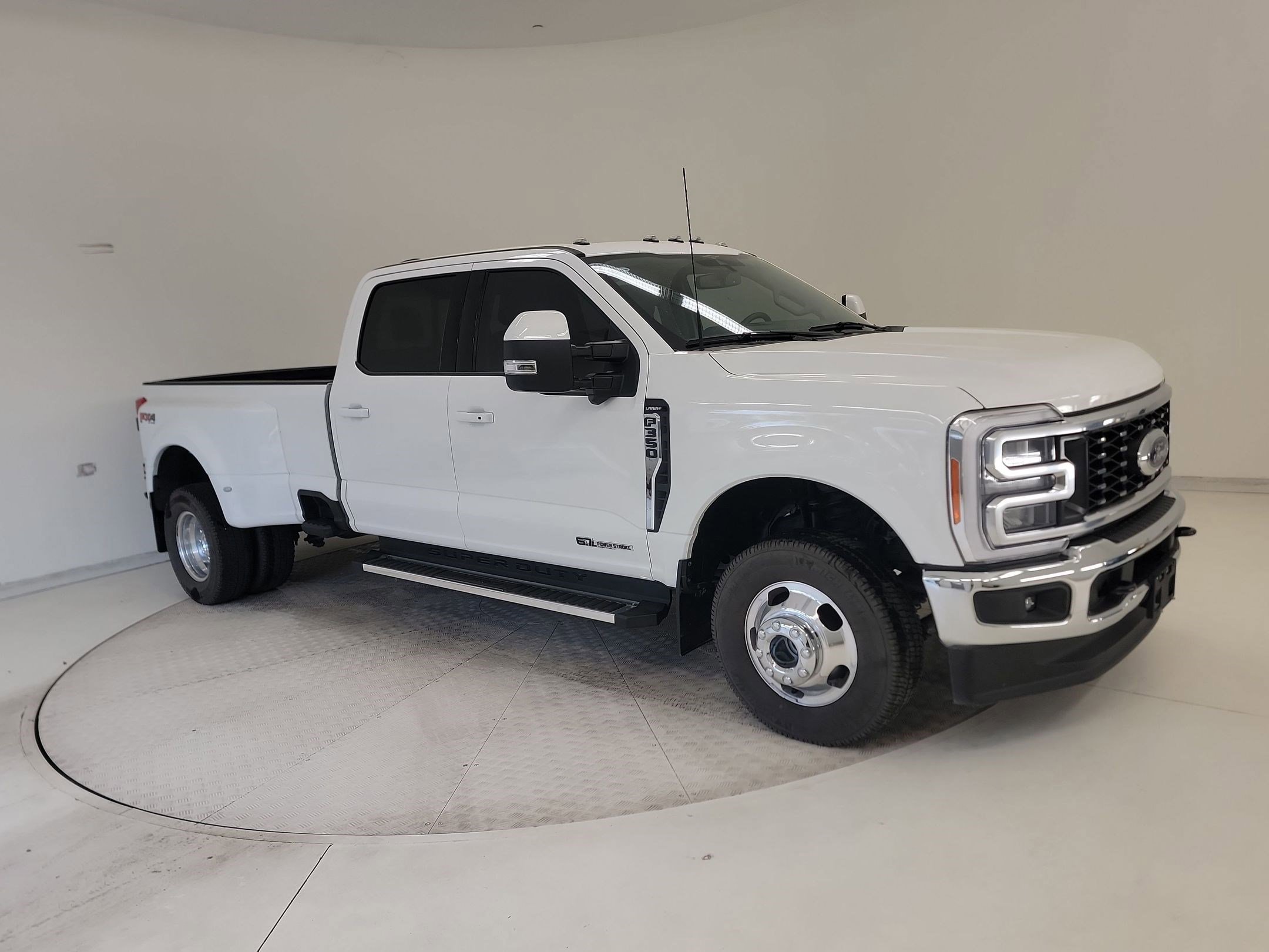 Certified 2023 Ford F350 Lariat image 6