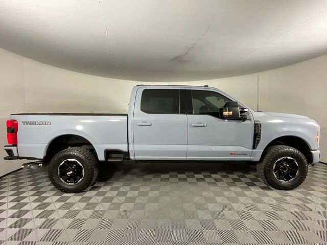 Certified 2025 Ford F250 Platinum w/ Tremor Off-Road Package image 2