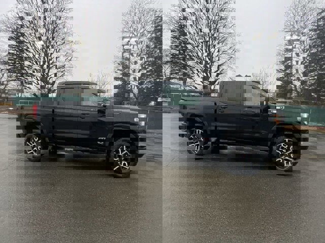 Used 2021 GMC Sierra 1500 AT4 w/ AT4 Premium Package image 2