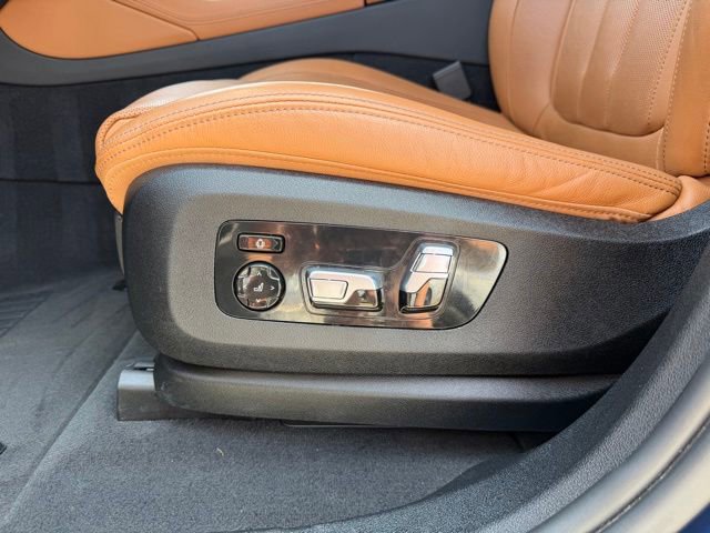 Used 2022 BMW X6 M50i w/ Executive Package AWD/4WD image 10