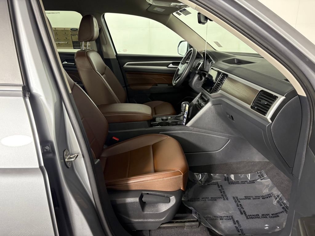 Used 2023 Volkswagen Atlas SE image 40