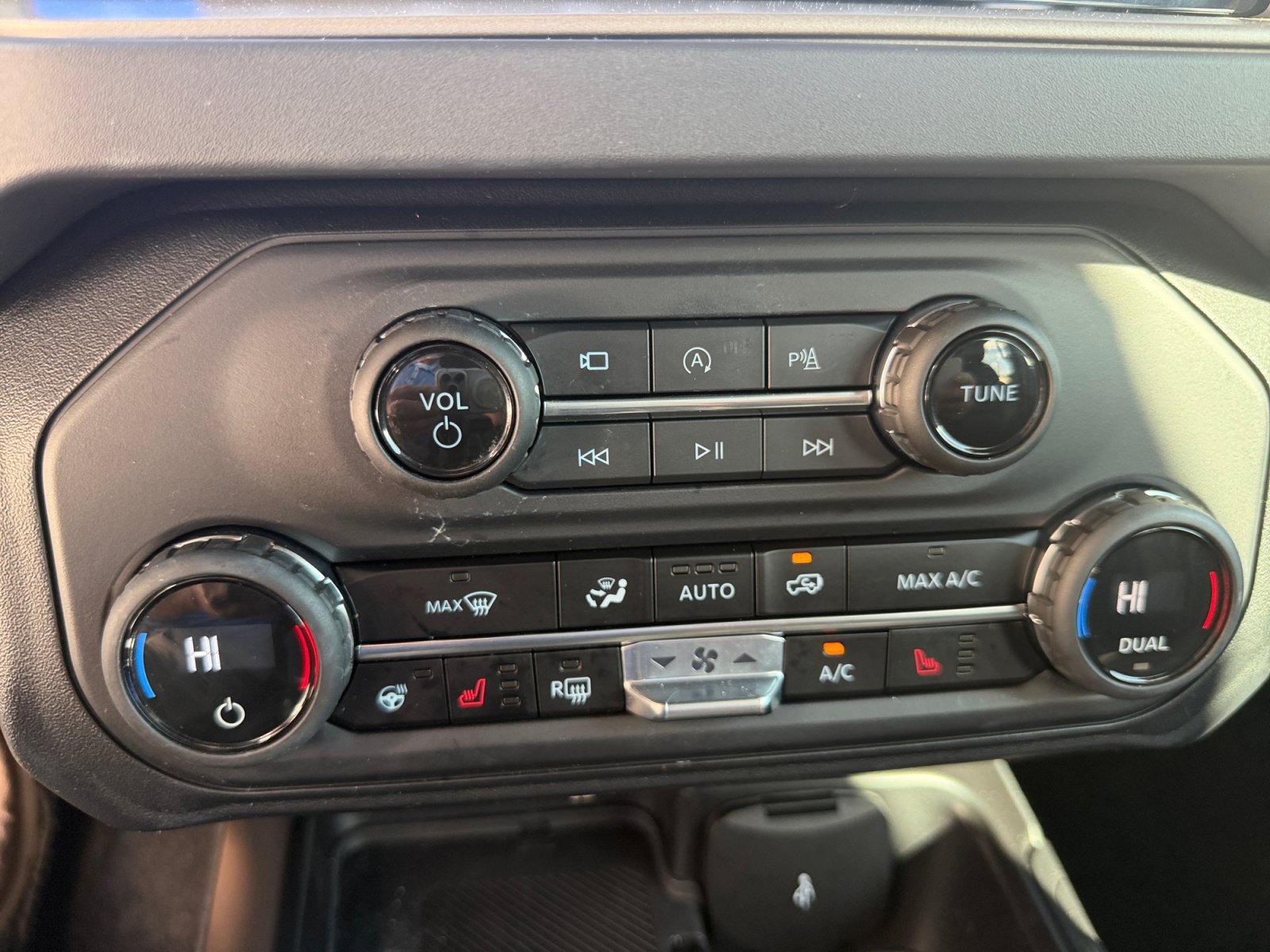 Certified 2025 Ford Bronco Outer Banks AWD/4WD image 17