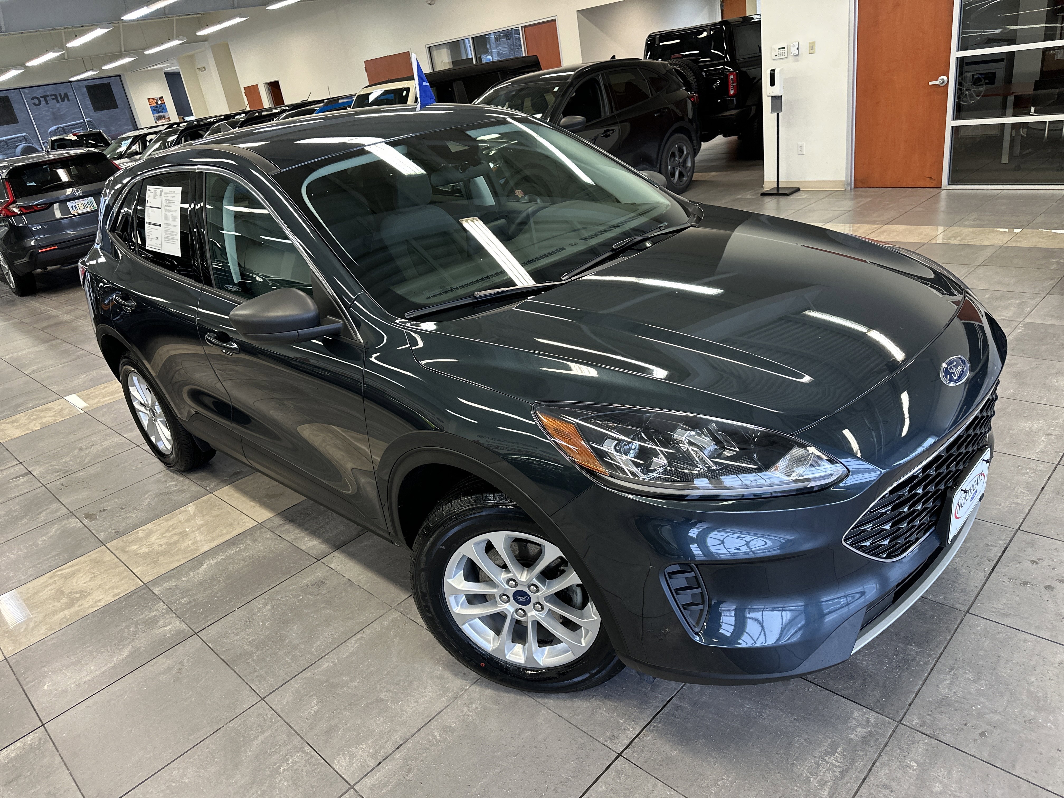 Certified 2022 Ford Escape SE w/ Cold Weather Package image 10