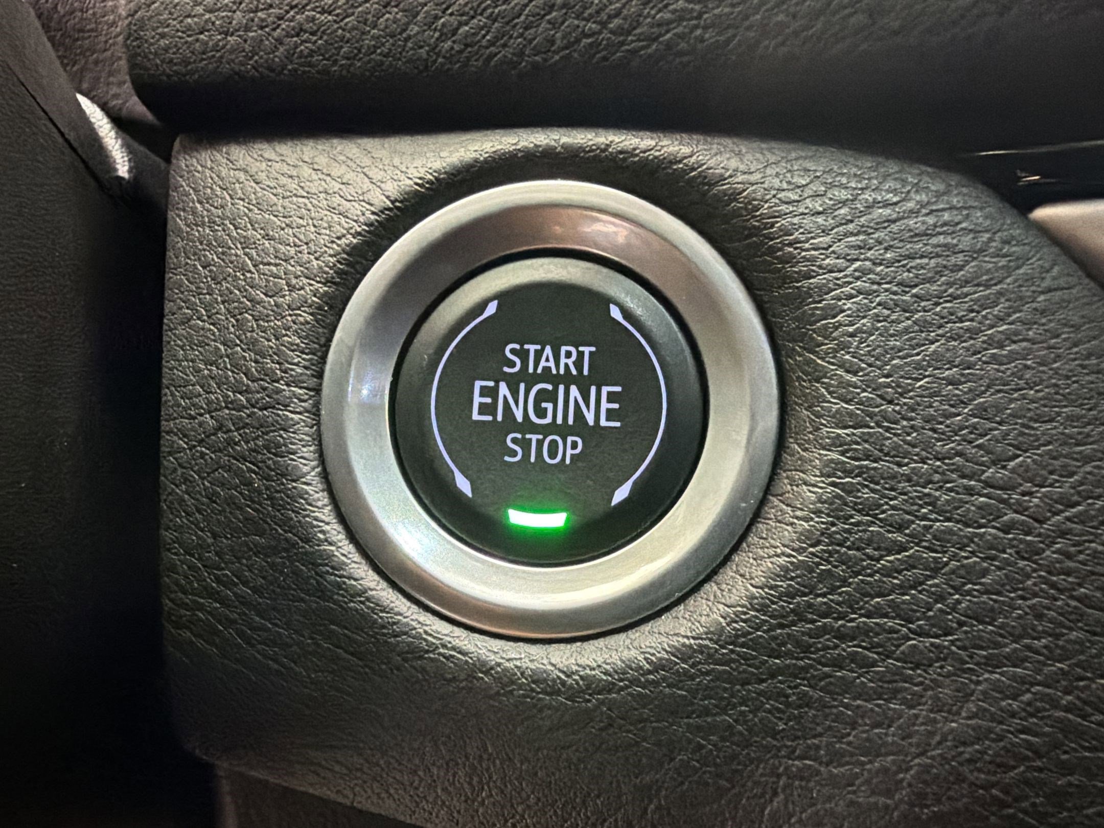 Used 2024 Cadillac XT4 Premium Luxury w/ Cold Weather Package FWD image 27