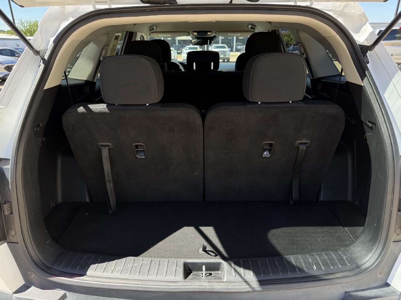 Used 2023 Kia Sorento LX FWD image 29