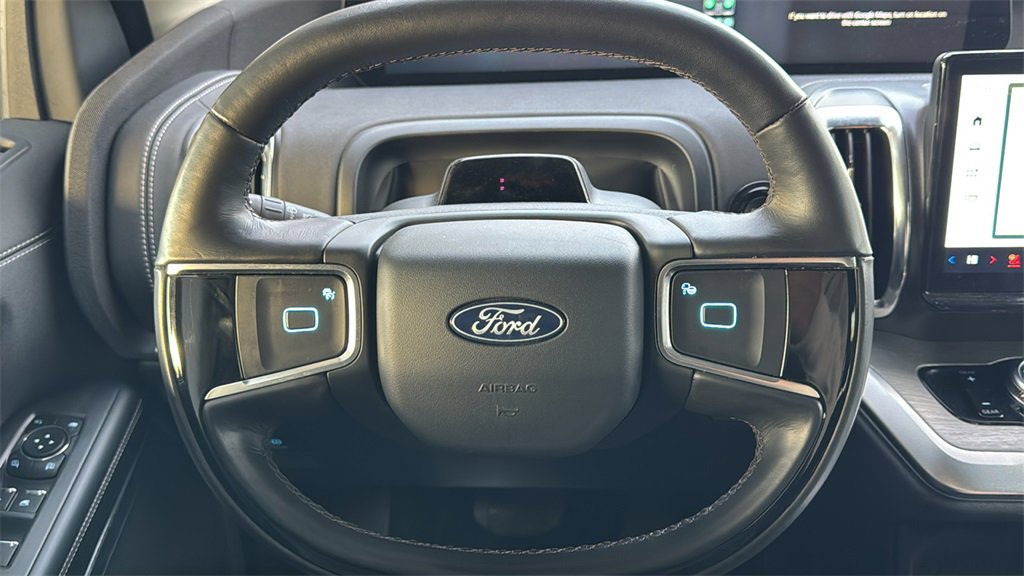 Certified 2025 Ford Expedition Max Platinum image 11